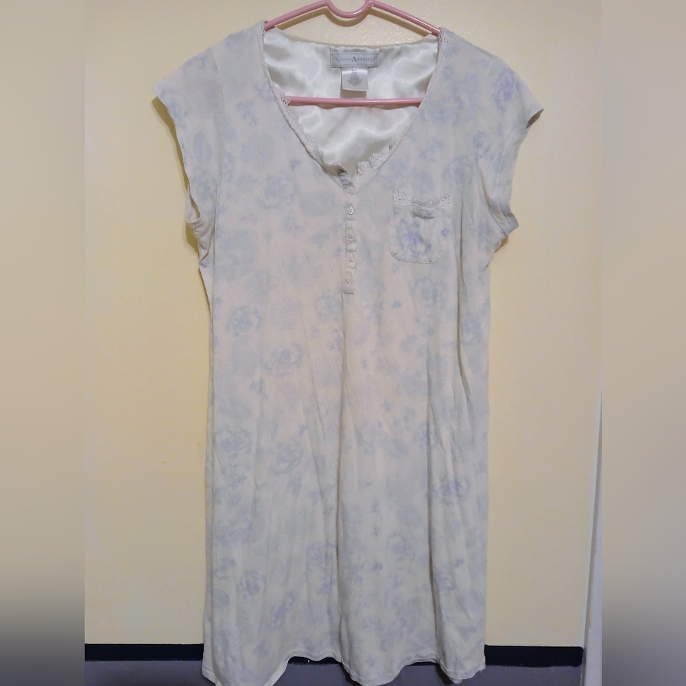 Elegant Floral Chemise in Cream and Lavender